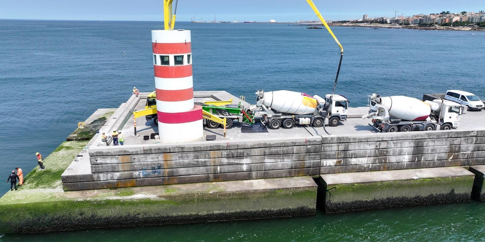 Renovation of Barra do Douro breakwater in Porto, Portugal