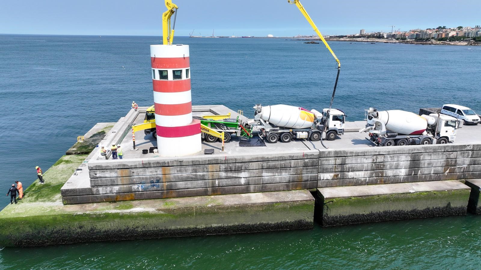 Renovation of Barra do Douro breakwater in Porto, Portugal